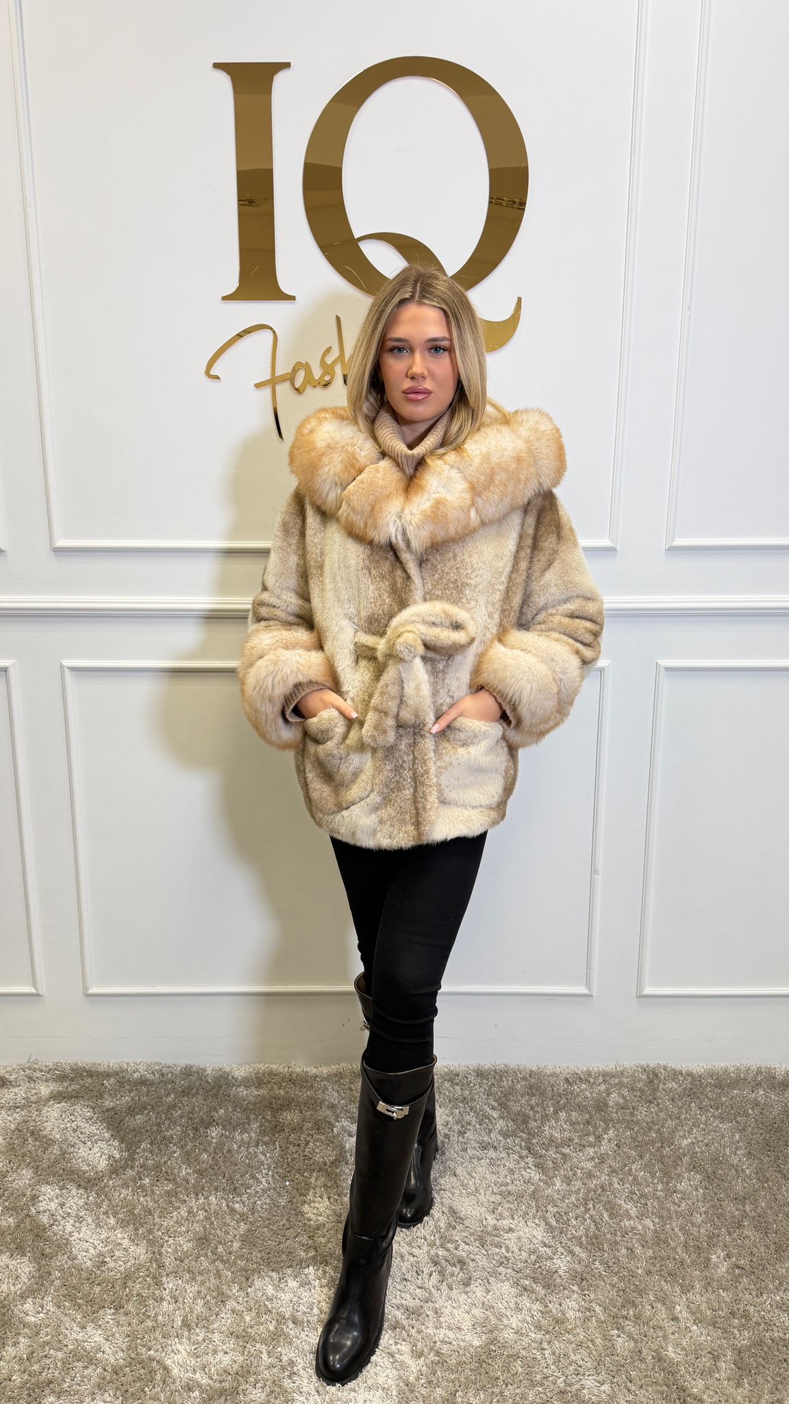 Camel Alcantara wool coat from Elve Style SRL, stylish blanuri with a tailored fit and plush fabric details.