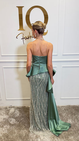 Rochie Belissima Minth de la iqfashioncluj, model elegant, cu croială feminină și detalii moderne, vizibilă în imagine.