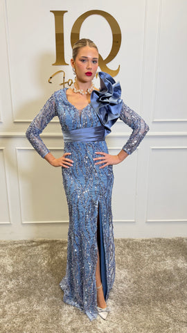 Rochie Amara Indigo de la ELVE STYLE SRL, cu croială elegantă și detalii moderne, vizibilă pe imagine.