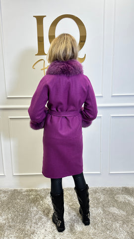 Fuchsia alpaca blanket by iqfashioncluj, soft and cozy blanuri with a plush texture and stylish design.