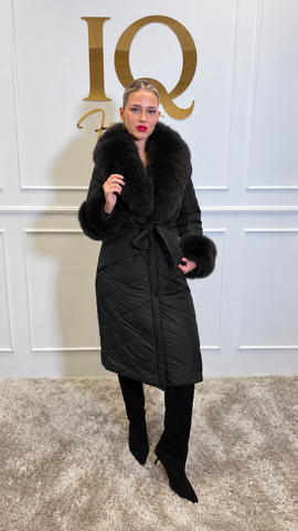 Haină din blană neagră Zalante, model elegant cu textură densă și croială feminină