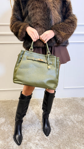 Leather handbag Hermina by ELVE STYLE SRL, showcasing a stylish natural leather poseta with elegant design and textured surface.