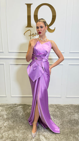 Rochie Bambi Lila de la iqfashioncluj, rochie elegantă în culoare lila, detalii fine și croială feminină.