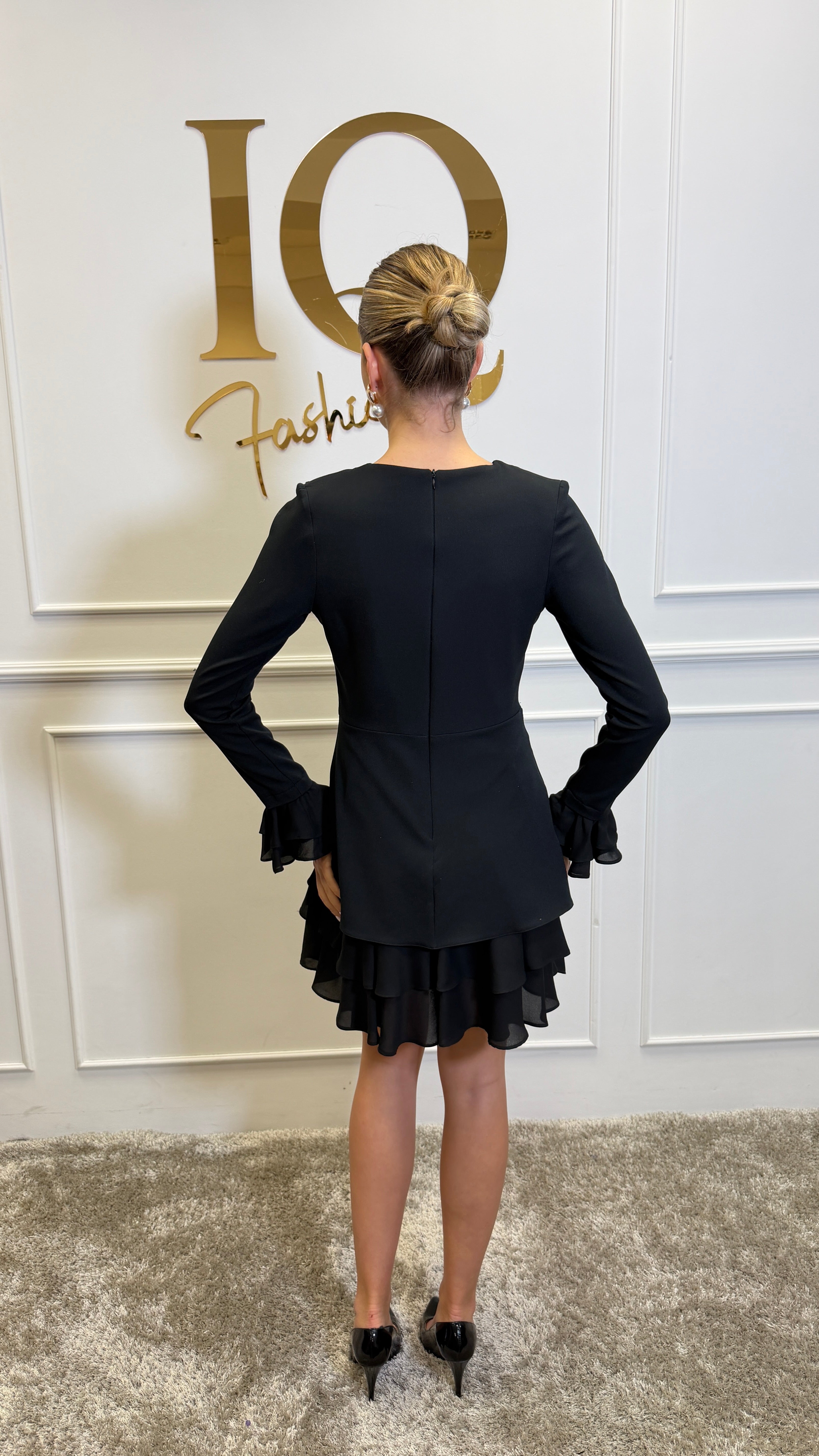 Rochie Viva Black de la iqfashioncluj, Rochii elegante negre, material textil, lungime medie, detalii moderne și stil elegante