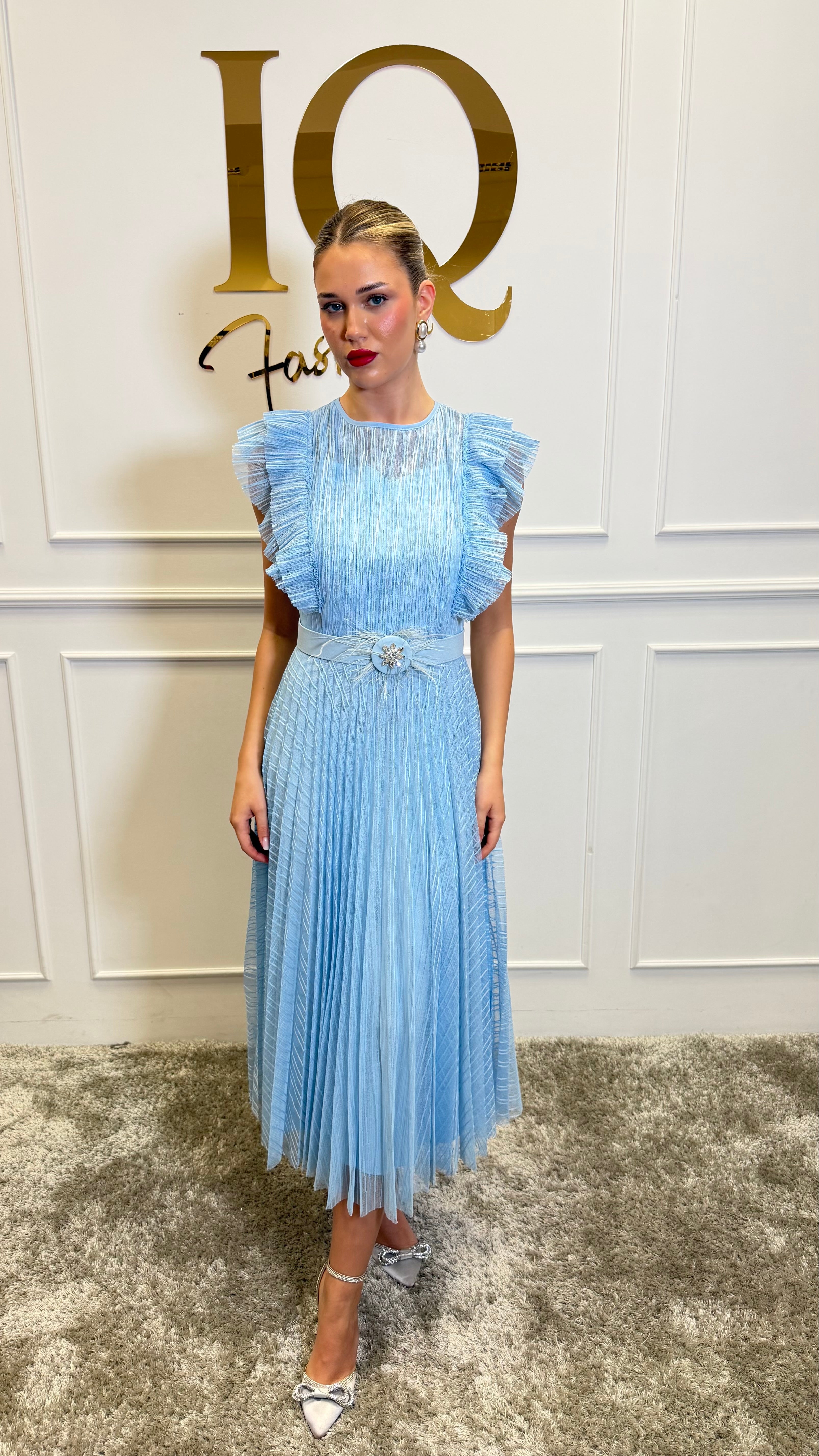 Rochie Massi Blue de culoare albastră, pentru femei, din material textil, cu croială elegantă și detalii moderne.