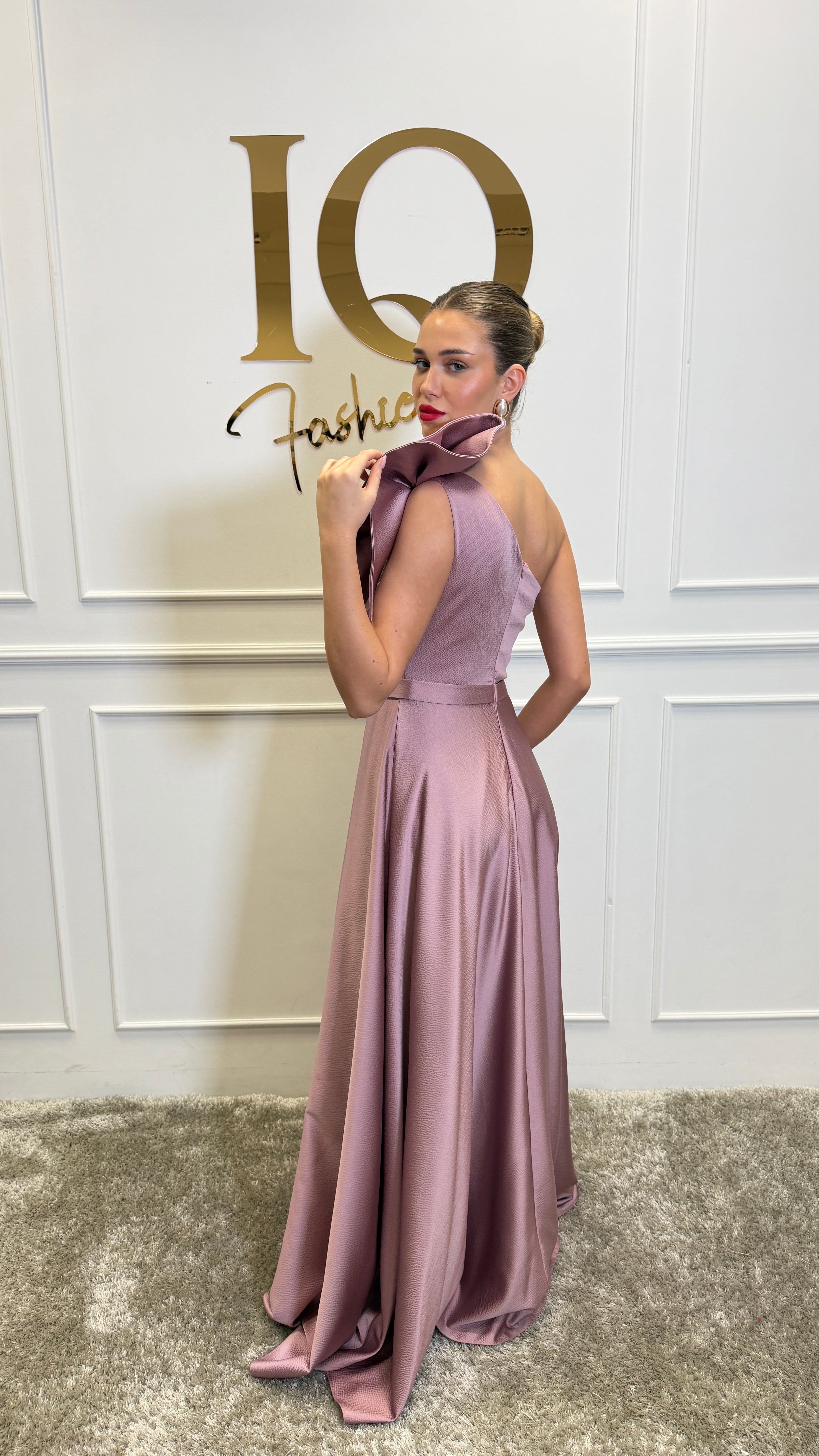 Pink Rochie Rosses Roze by iqfashioncluj, elegant dress with floral patterns and flowing fabric, perfect for special occasions.