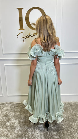 Rochie Kassilia Minth de la iqfashioncluj, model modern, cu croială elegantă și detalii în nuanțe de verde și alb.