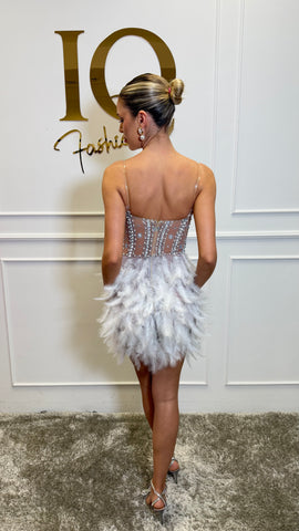 Rochie beige Kandya de la iqfashioncluj, model elegant, din material ușor, cu croială feminină și detalii subtile.