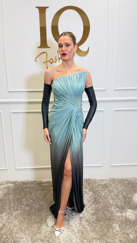 Rochie Calline Minth de la iqfashioncluj, stofă delicată și croială elegantă, pe manechin în culoare neutră.
