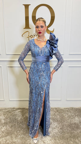 Rochie Amara Indigo de la ELVE STYLE SRL, stil elegant, cu croială feminină și detalii în nuanță de albastru închis.