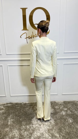 Costume Betthina Vanilla by ELVE STYLE SRL featuring a soft, vanilla-colored fabric with detailed design and comfortable fit.