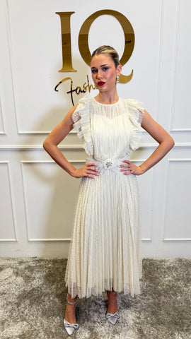 Rochie beige Massi de la ELVE STYLE SRL, cu croială elegantă și detalii sofisticate, pentru ocazii speciale.