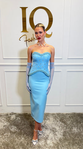 Rochie Senzation Blue de la iqfashioncluj, model elegant cu croială modernă, culoare albastră vibrantă și detalii stilate.