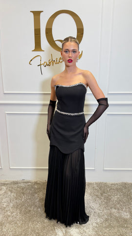 Rochie Medanna cu fustă neagră de la iqfashioncluj, detalii elegante și croială modernă, vizibilă în imagine.
