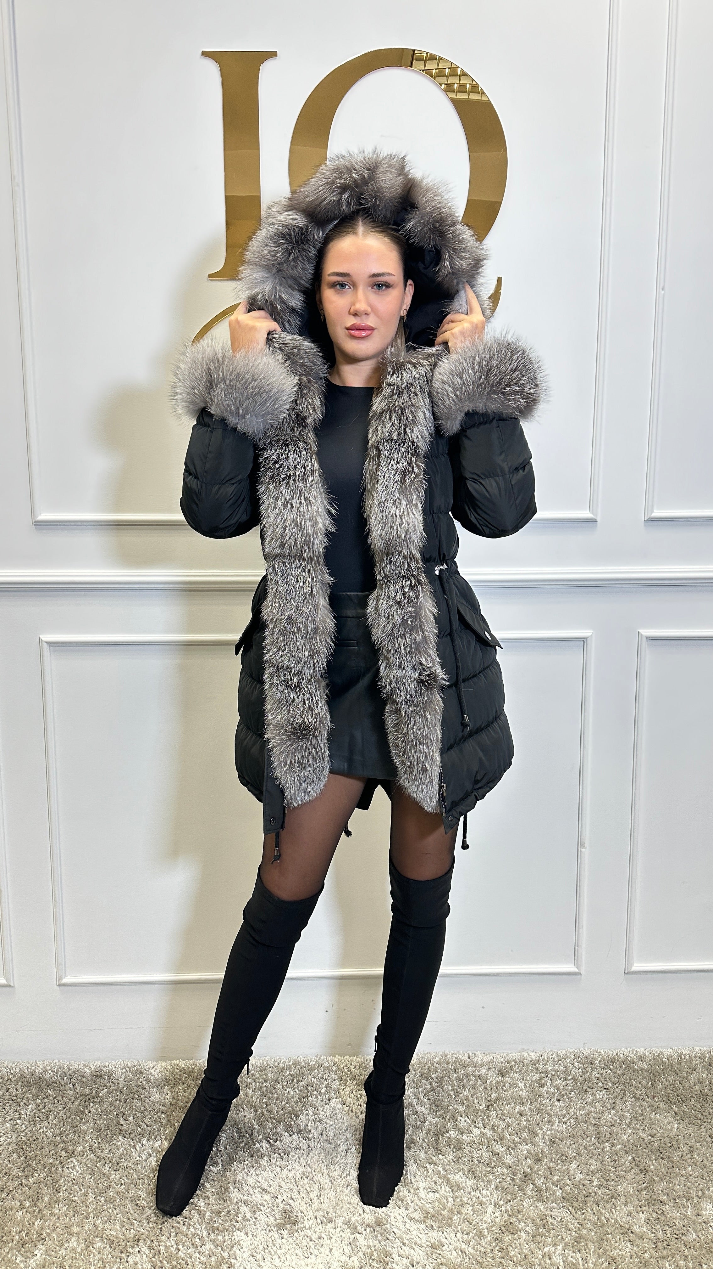 Black and grey Anatolia Haina parka by ELVE STYLE SRL with a stylish, insulated blazer design and a hood for cold weather.