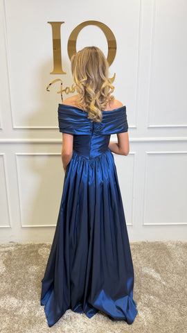 Rochie de damă Lessia Dark Blue de la iqfashioncluj, model elegant cu croială modernă și detalii stilate, fotografie detaliată.