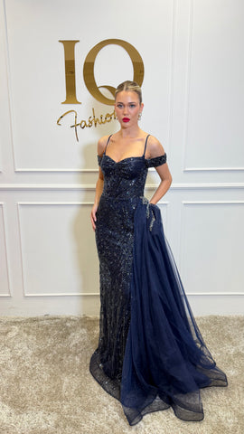 Rochie dark blue din colecția iqfashioncluj, stil elegant, material fin, pentru evenimente și ocazii speciale.