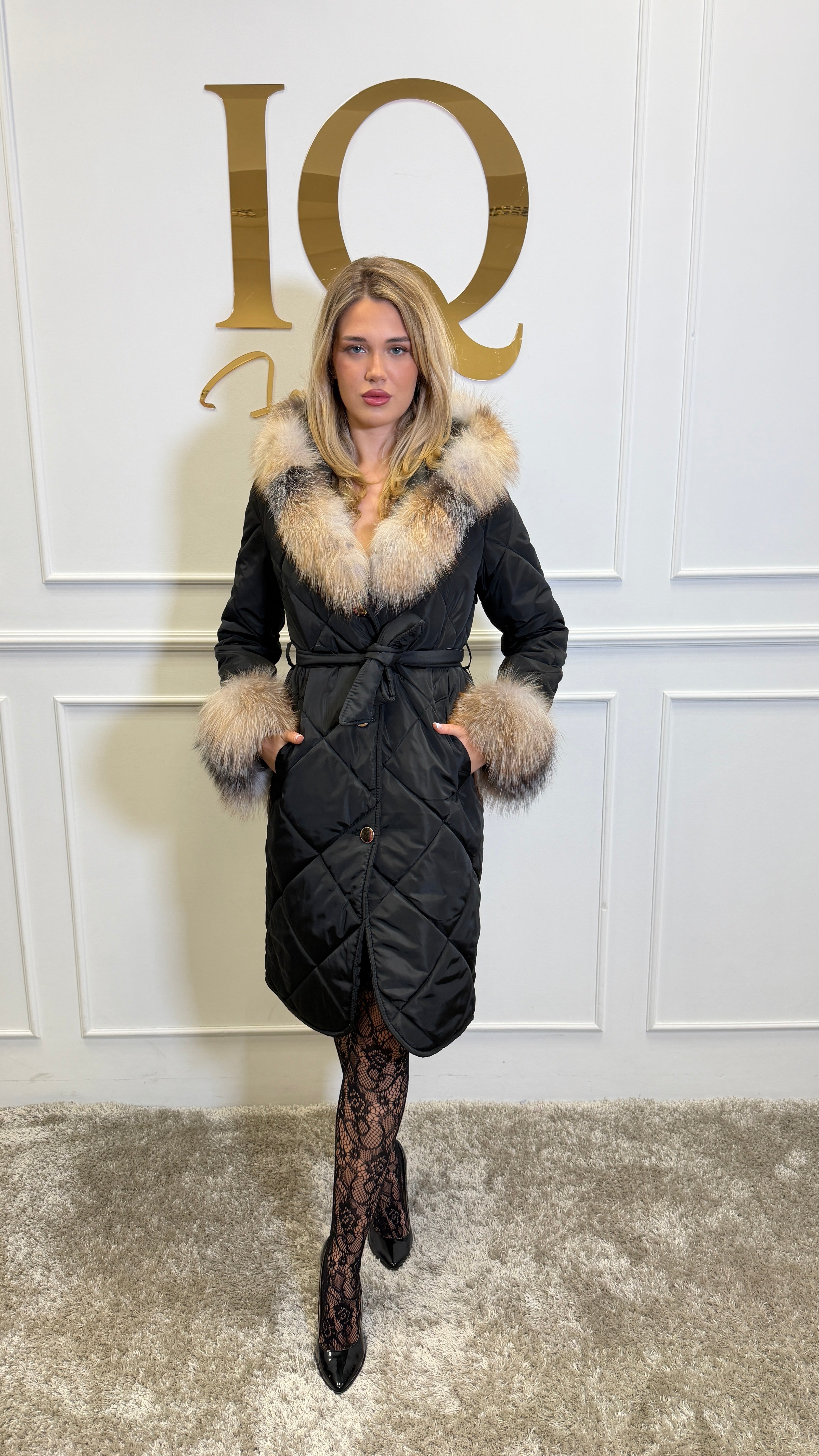 Black and gold faux fur coat from ELVE STYLE SRL, luxurious Haina fas cu blana naturala Leyla in elegant design.