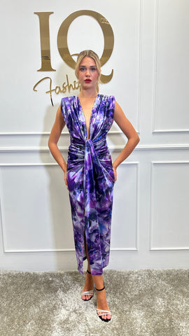 Rochie elegantă de culoare mov, Rochii Sara Marbele de la iqfashioncluj, cu detalii moderne și croială feminină.
