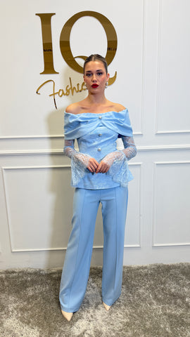 Rochie classy albastră de la iqfashioncluj, design elegant, material fin, potrivită pentru evenimente speciale, vizibilă în imagine.