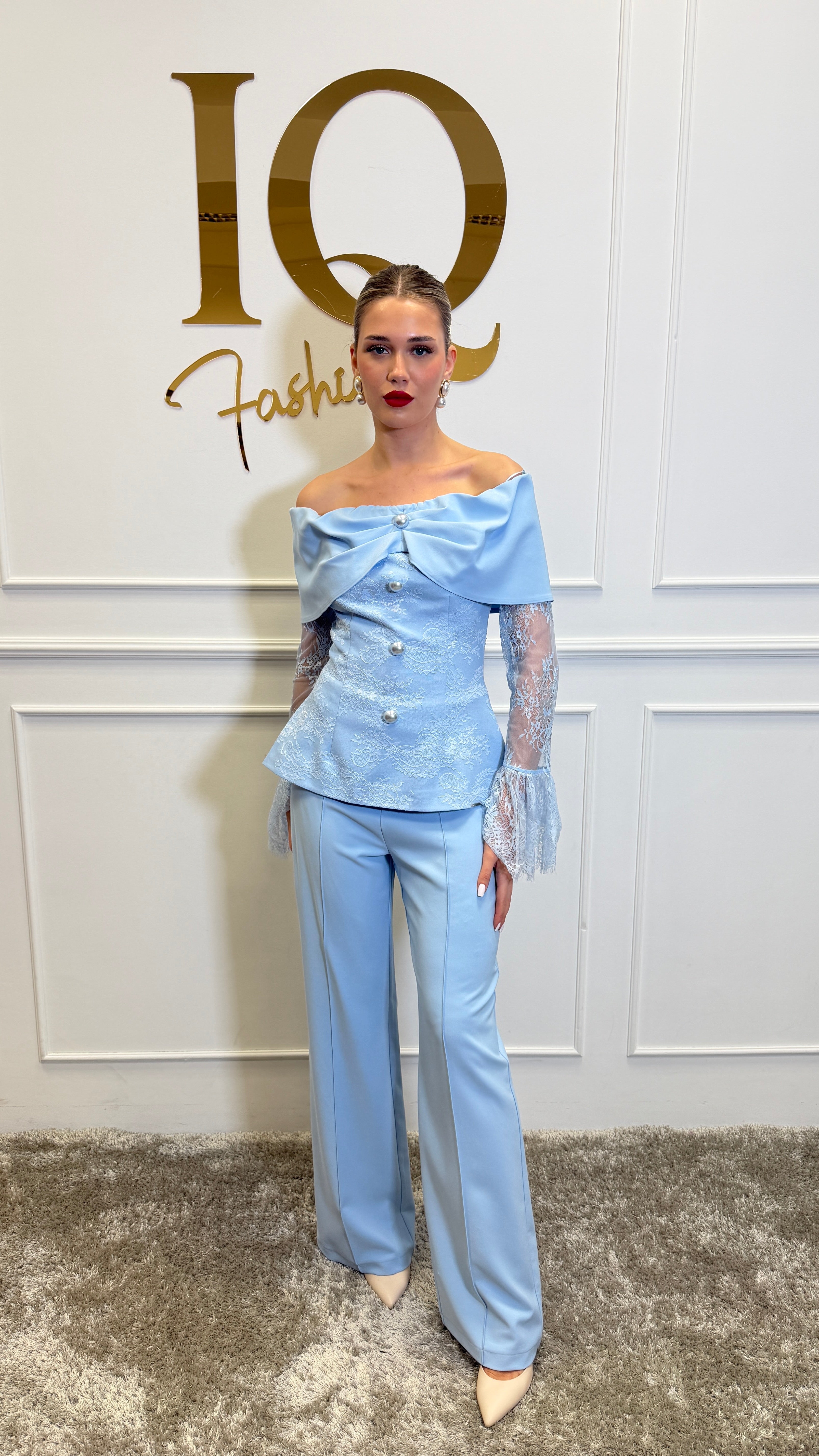 Rochie elegantă albastră de tip costum Classy Blue, brand iqfashioncluj, cu croială rafinată și detalii sofisticate.