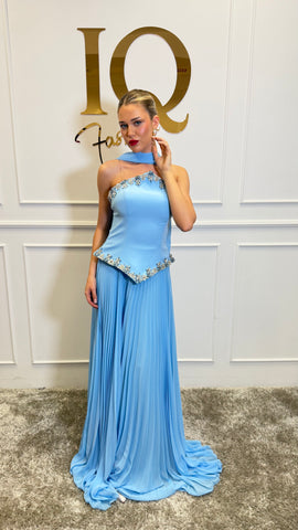 Rochie Elissa Blue de la iqfashioncluj, croială elegantă și culoare albastră, vizibilă în imagine.
