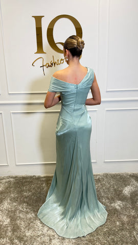 Rochie Amivia Minth de la iqfashioncluj, imagine cu detalii despre croială și material în culoare verde mentă.