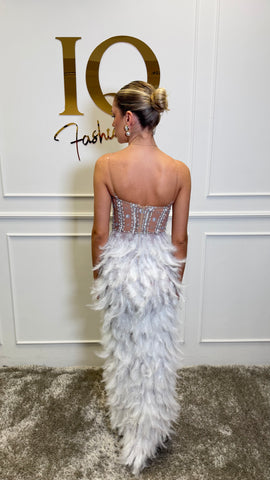 Rochie lungă beige Kandy de la iqfashioncluj, cu croială elegantă și detalii fine, pentru ținute sofisticate și casual.