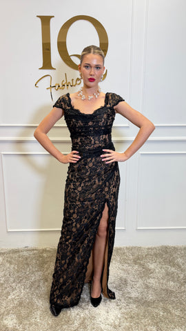 Rochie Namibia neagră-bej din colecția iqfashioncluj, stil elegant și modern, detalii fine și croială feminină.