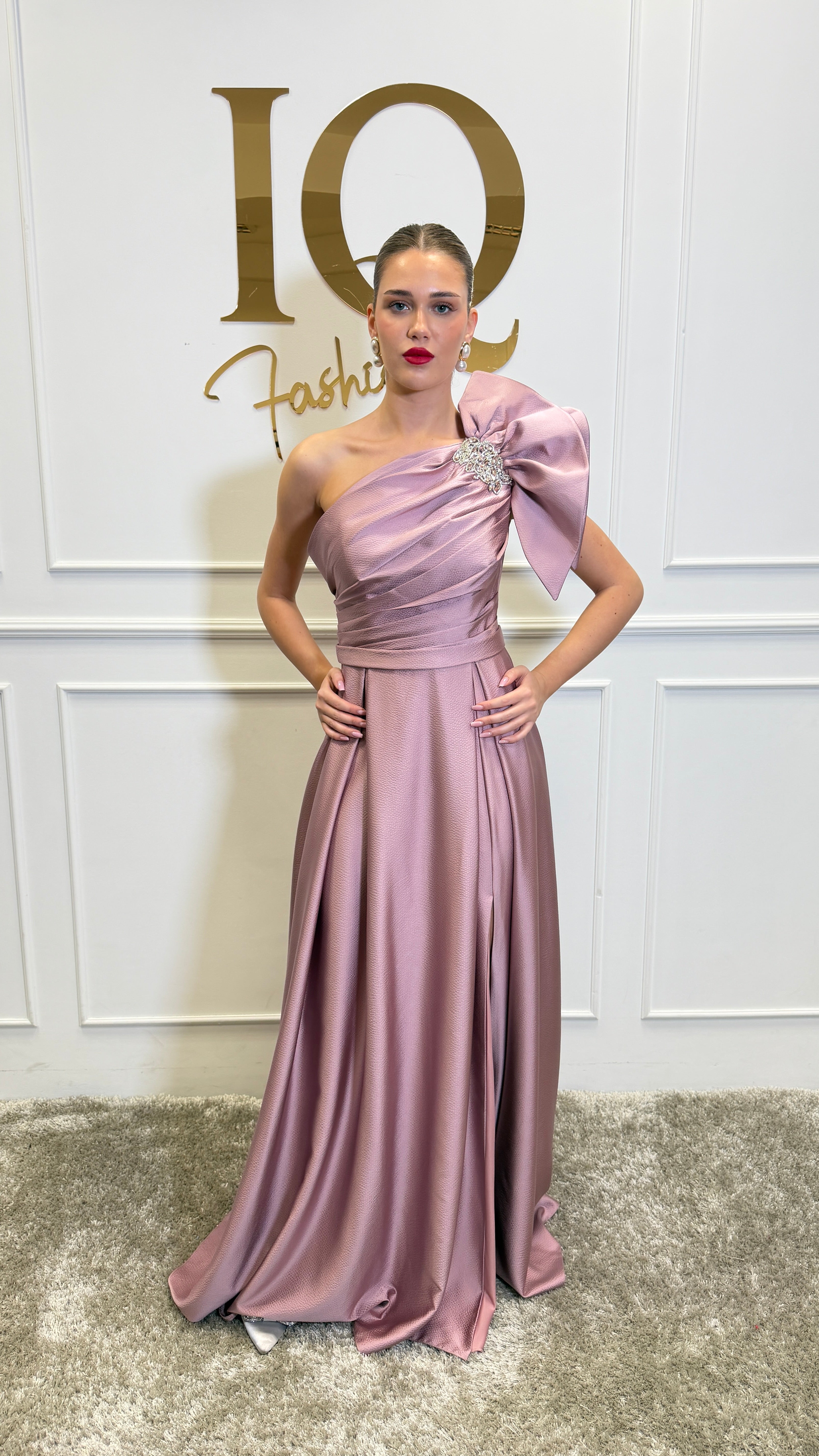 Pink Rochie Rosses Roze by iqfashioncluj, stylish dress with ruffles and a fitted silhouette, showcased on a mannequin.