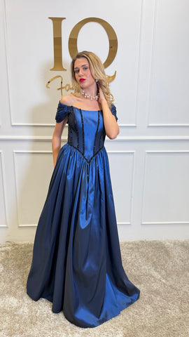 Rochie Lessia Dark Blue din colecția iqfashioncluj, lungă și elegantă, prezentată în imagine.