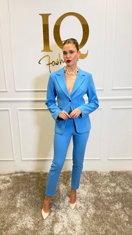 Costume Chantelle Blue by ELVE STYLE SRL featuring vibrant blue fabric and intricate design details.